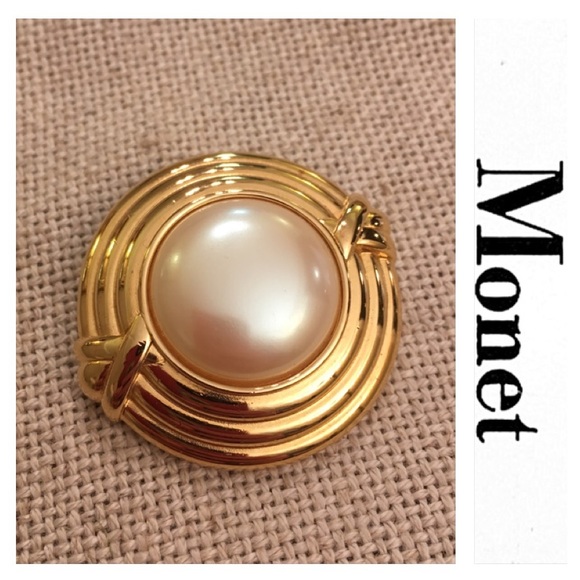 VTG MONET Goldtone Framed Pin Faux Pearl Center - Picture 10 of 15
